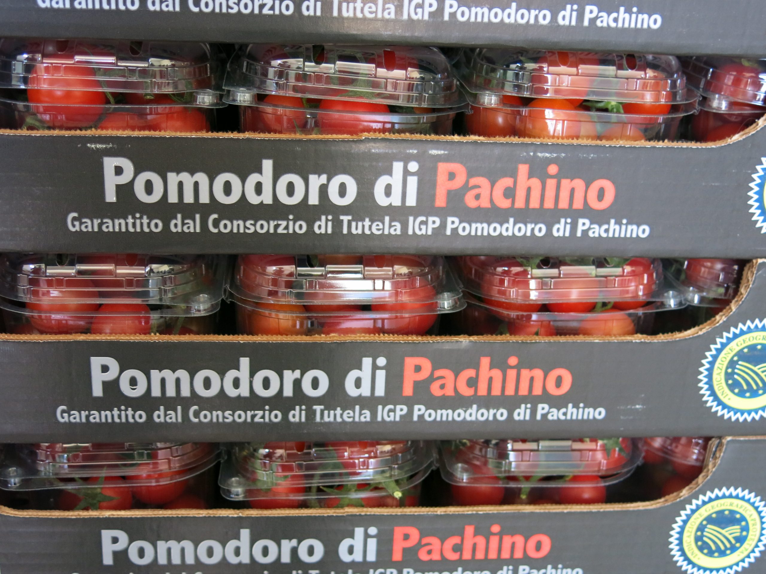 Launched in 2015, the Pach.Ita brand brings added value to the top-quality segment grown in Sicily.
