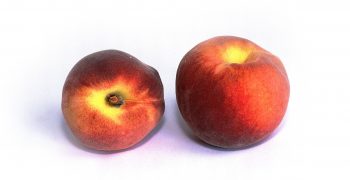 Chinese open their doors to Spanish stone fruit