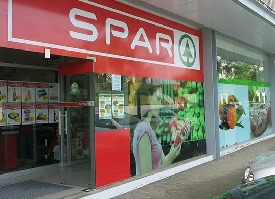 Ten years after opening its first store, SPAR Portugal has reached the 100-store mark. To achieve this fantastic milestone, the business opened four stores in one day in April 2016. 