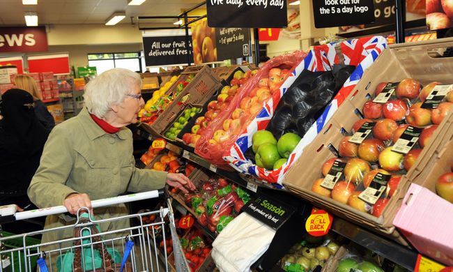 Tesco trials plastic-free fruit and vegetable packaging