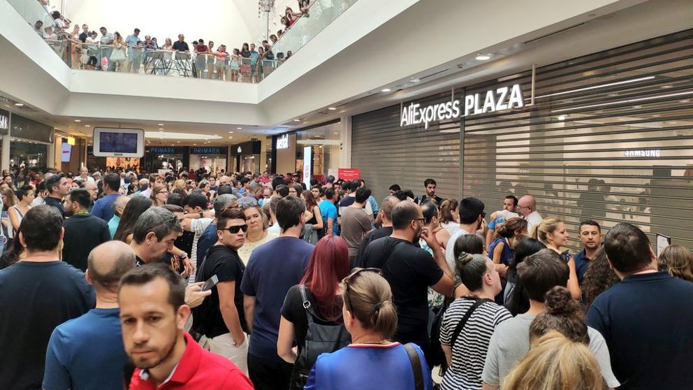 Spaniards flock to new AliExpress store in Madrid