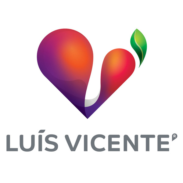 Luis Vicente presents 'Maria' brand of premium fruit