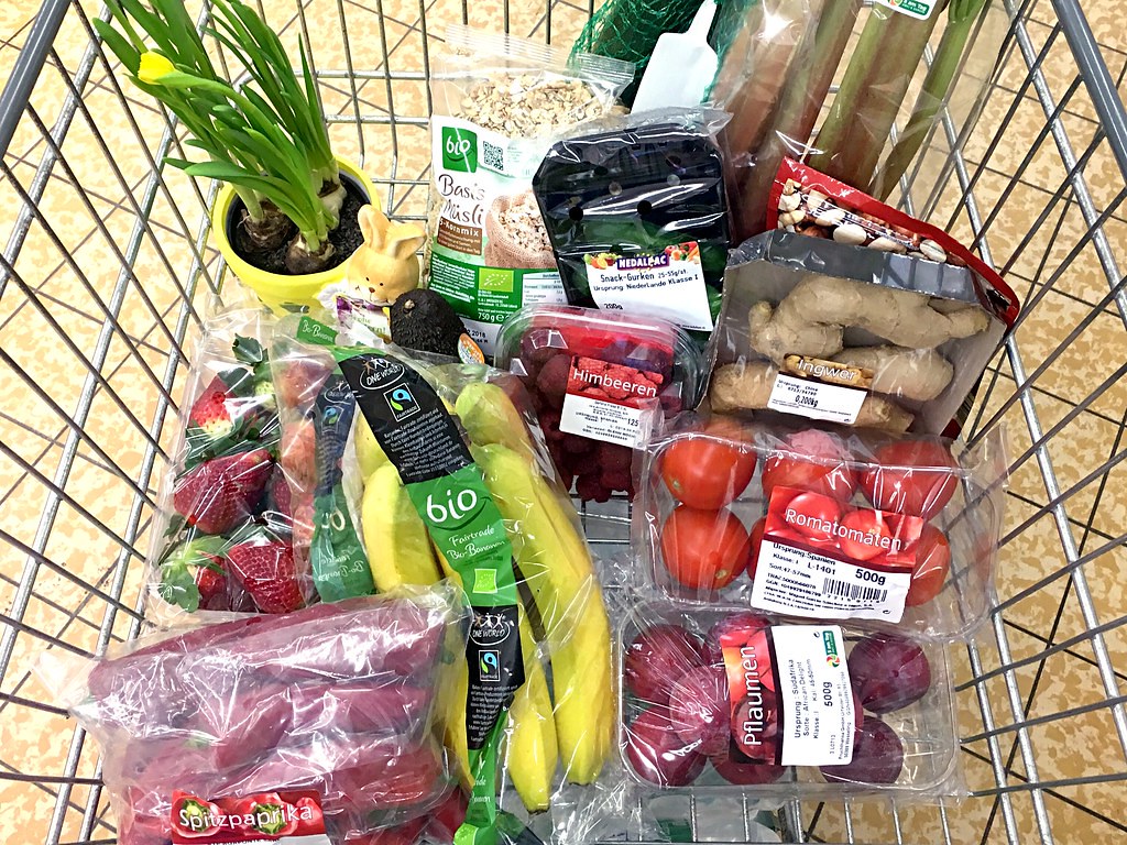 Supermarkets warned against kneejerk reactions to plastic reductions