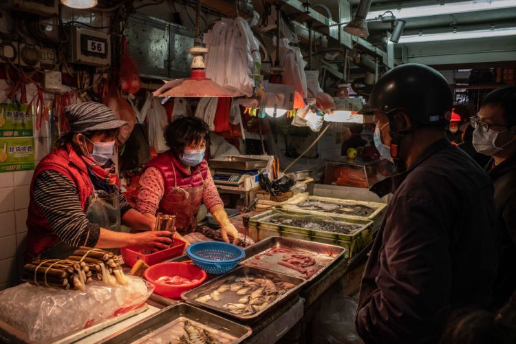 Global shipping stricken by coronavirus outbreak, © Anthony Kwan, Getty Images