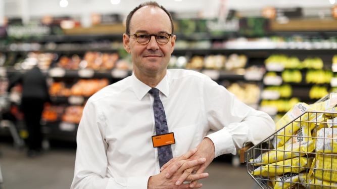 Departure of Sainsbury’s CEO “not due” to Asda deal collapse