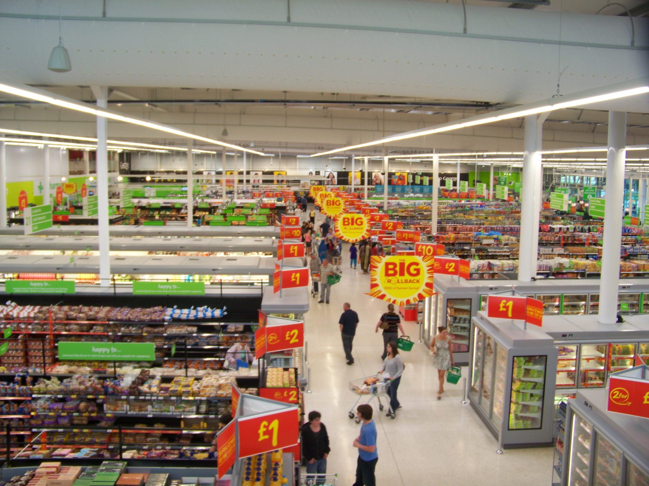 Discounters gobble up market share in UK