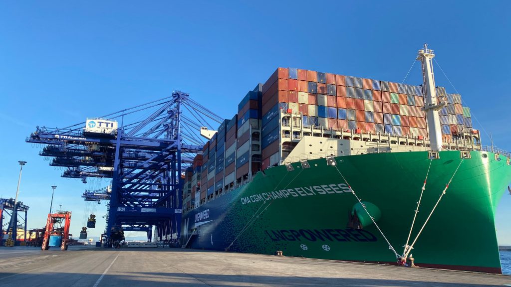 Algeciras Port has started the operation of the second megaships empowered by GNL