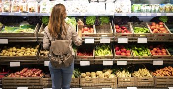 US consumers prioritise fresh produce despite inflation