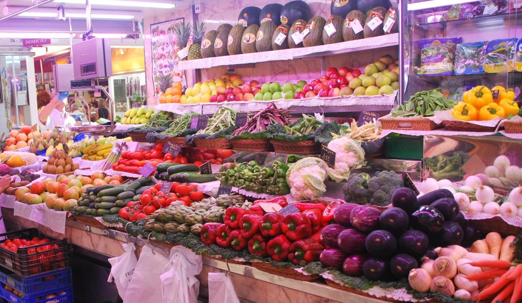 Valencian supermarket, fruit and vegetables shelves. The image is released free of copyrights under Creative Commons CC0.