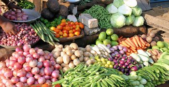 Plummeting vegetable prices in India drive down inflation 
